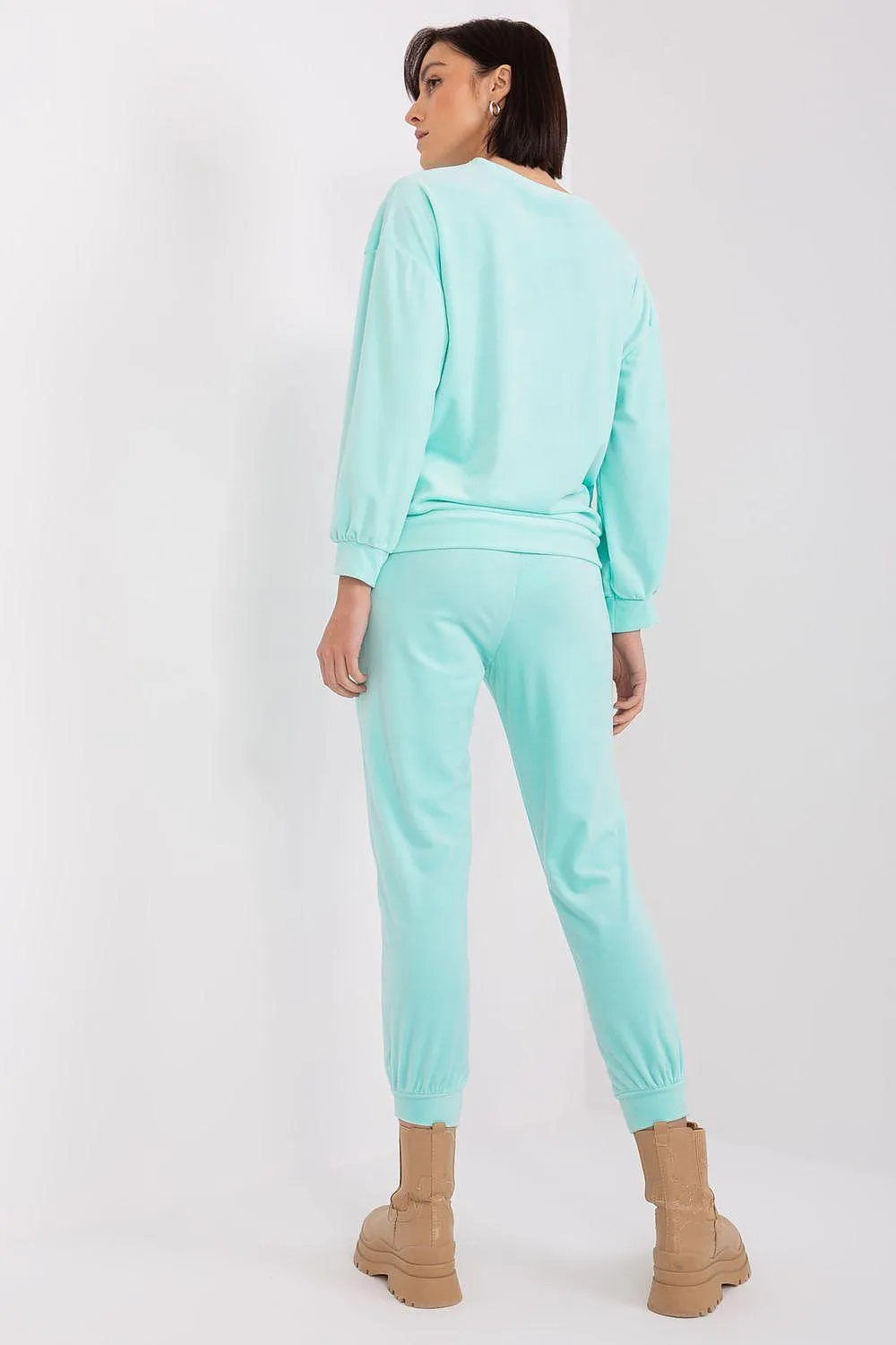 Chic Velour Knit Sweater and Pants Set for Modern Elegance