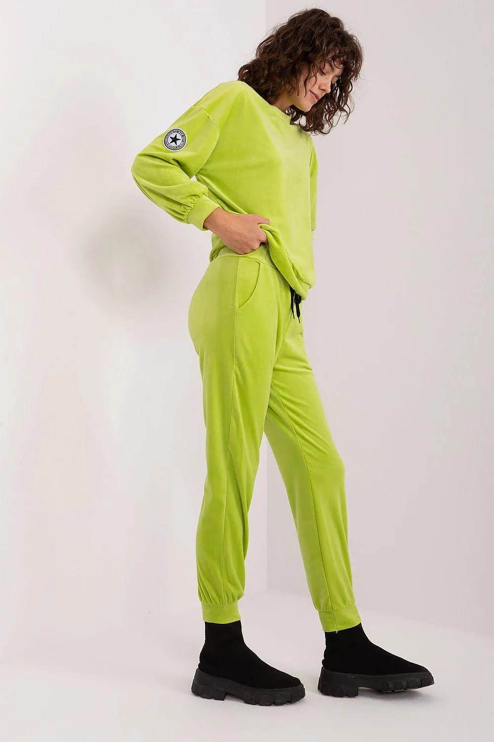 Chic Velour Knit Sweater and Pants Set for Modern Elegance