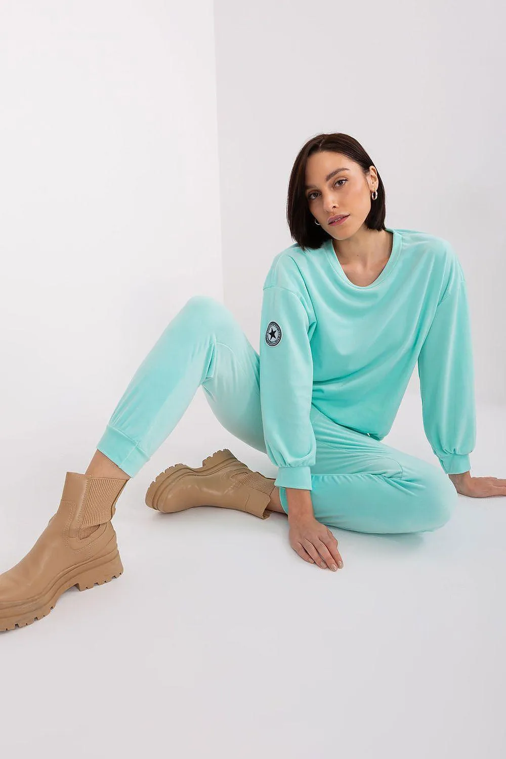 Chic Velour Knit Sweater and Pants Set for Modern Elegance