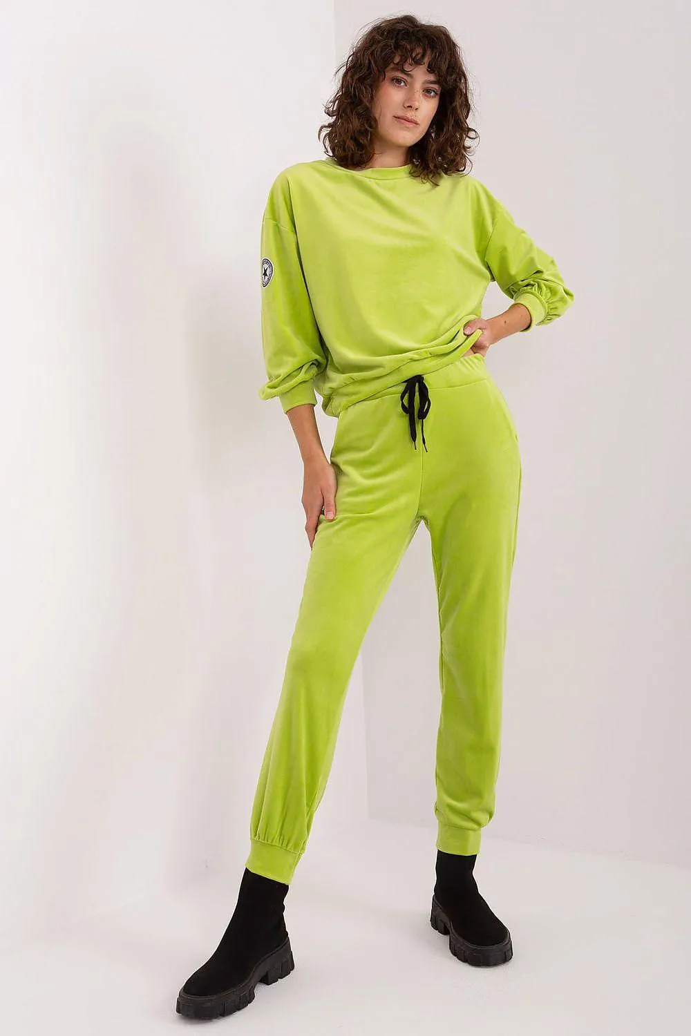 Chic Velour Knit Sweater and Pants Set for Modern Elegance